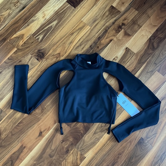 Alo Airlift Cutout Crop Top, NEW - Picture 6 of 12